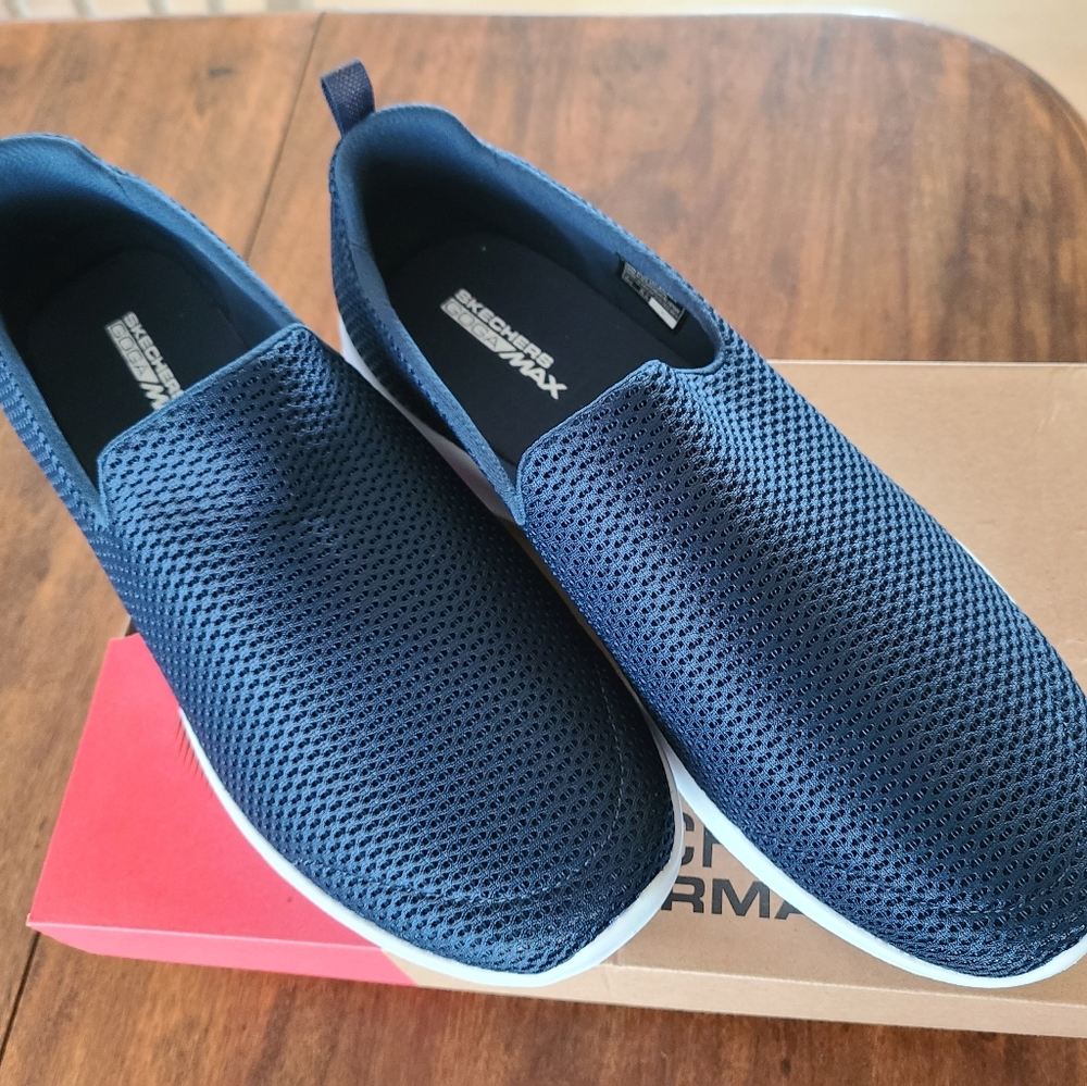 Skechers GoWalk Joy